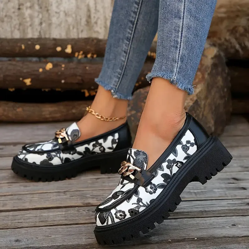 Chique Retro Bloemen Loafers - Slip-On met Metallic Gesp & Dikke Zool